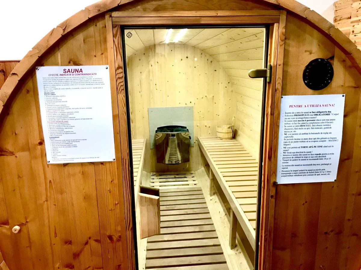 Pensiunea Geona Poiana Teiului Exterior foto